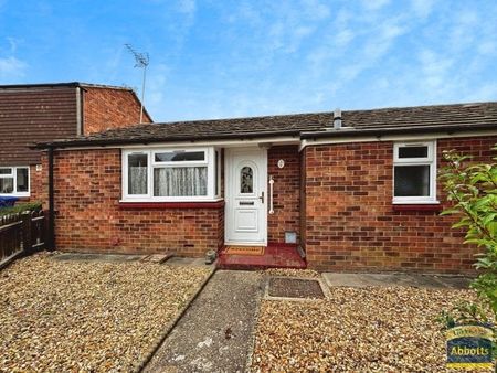 Emmanuel Close, Mildenhall - Photo 5