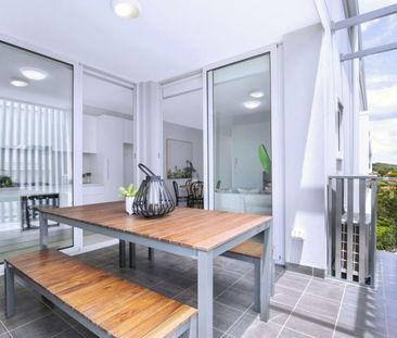 Modern 2 Bedroom Unit in Prime Location - Photo 5