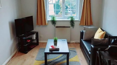 1 bedroom serviced apartment to rent - Photo 2