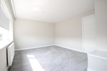 2 bedroom semi-detached house to rent - Photo 2