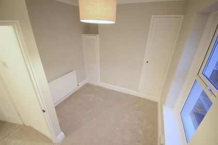 2 bedroom terraced house to rent - Photo 3