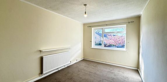 1 Bedroom Flat - Photo 2
