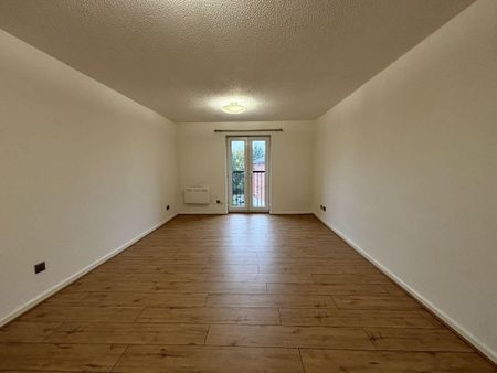 2 Bed Flat, St. Davids Court, M8 - Photo 3