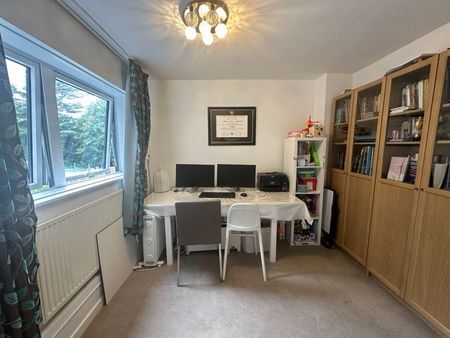 3 bedroom flat to rent - Photo 5