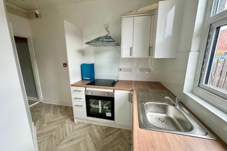 Longroyd Grove - Photo 4