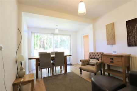 4 bedroom semi-detached house to rent - Photo 2