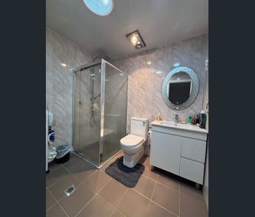 WALK TO ROOTY HILL TRAIN STATION - Photo 2