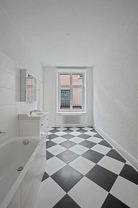 Charmante 3.5-ZWG, frisch saniert & bezugsbereit - Foto 1