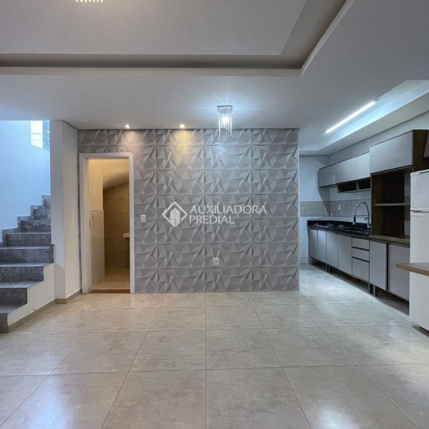 Casa em Condomínio com 3 quartos e 98m² para alugar em Mato Grande, Canoas. - Foto 1