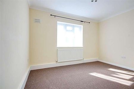 Severn Drive, Enfield, EN1 - Photo 4