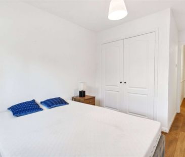 A charming one double bedroom ground floor apartment in the heart o... - Photo 1