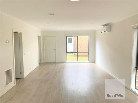Low Maintenance Living! - Photo 2