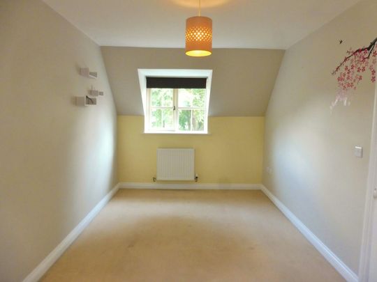 Terraced House to rent on - Photo 1