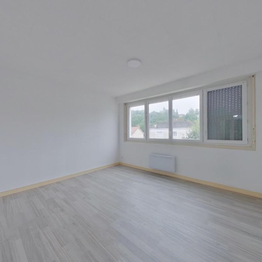 Location Appartement 1 pièce 34m² CHATELLERAULT 86100 - Photo 1
