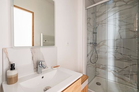 Appartement à louer - REIMS GARE / CLAIRMARAIS - Photo 5