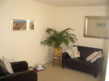 1 Bed Flat, Wandsworth Road, SW8 - Photo 3