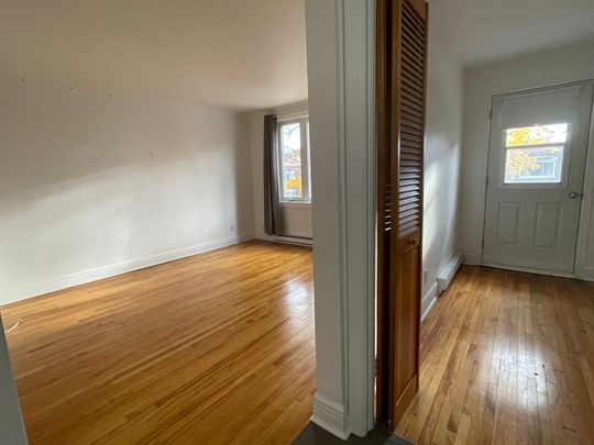 5037 Av. Bessborough - Photo 1