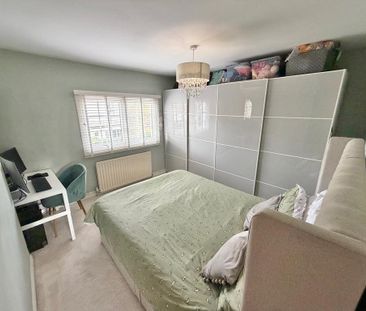 3 bedroom end of terrace house to rent - Photo 4