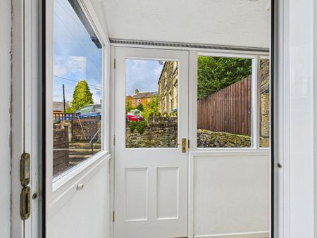 2 bedroom terraced house to rent - Photo 4