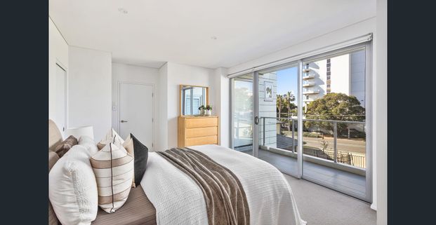 Luxury Beach Side Living - Photo 1