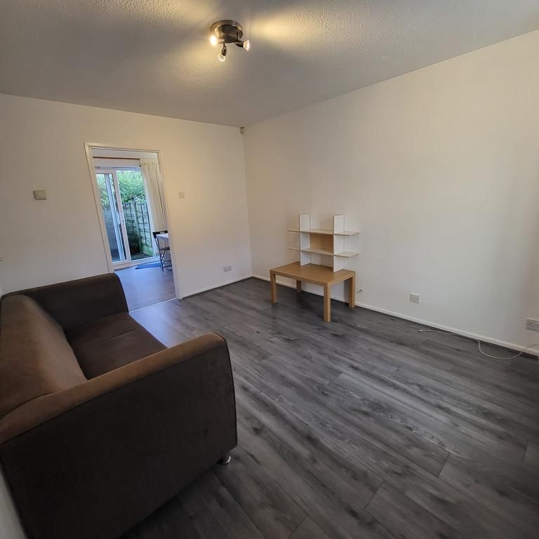 2 bedroom terraced house to rent - Photo 1