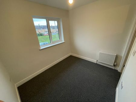 4 Bed Terraced House, Hellier Walk, BS13 - Photo 5