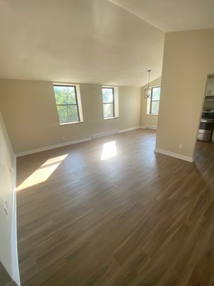 12 Riverside Drive, ON, Welland - Photo 1