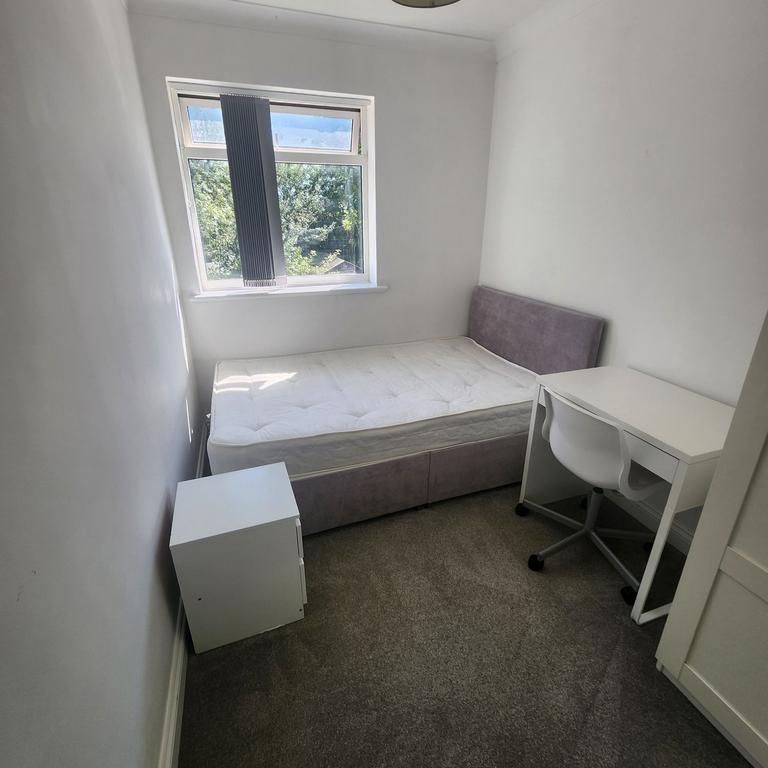 6 bedroom house to rent - Photo 1