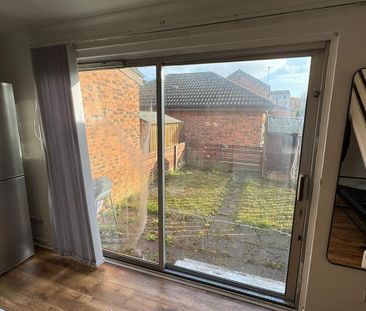 2 bedroom terraced house to rent - Photo 6