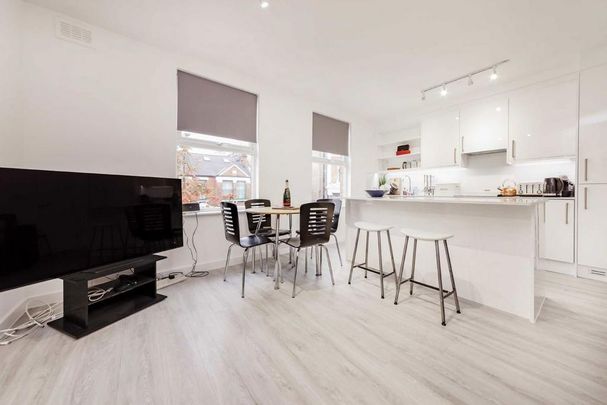 4 bedroom flat to rent - Photo 1