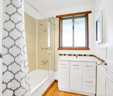 Neat & Tidy 3-Bedroom Home Close to Schools and Shops - Photo 2