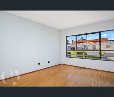 9/127 Lake Street, Perth, WA 6000 - Photo 3