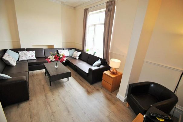 10 bedroom detached house to rent - Photo 1