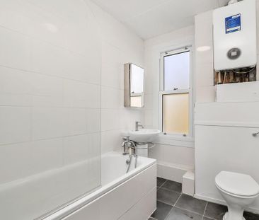 3 bedroom end of terrace house to rent - Photo 5