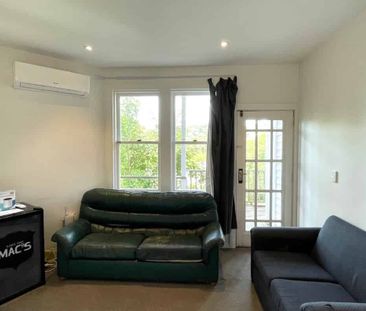 Neat 3 bedroom Northland flat - Photo 1