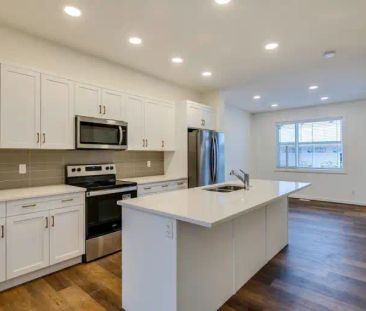 BRAND NEW DUPLEX IN LEGACY! Move in ready! | Calgary - Photo 1