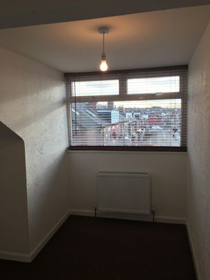 3 Bed Terraced House, Strathmore View, LS9 - Photo 1