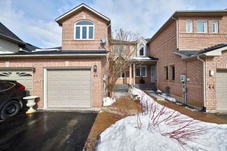 For Lease - 42 Montserrand Street, Barrie, Ontario - Photo 2