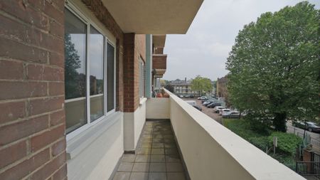 Ansell House – Room 3 - Photo 4
