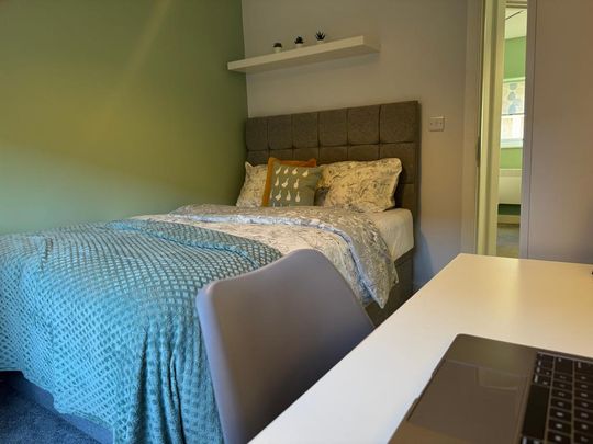 5 bedroom apartment to rent - Photo 1