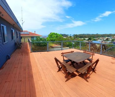 The Essence of Coastal Family Living - Photo 2