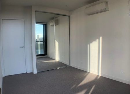 MODERN EXECUTIVE LIFESTYLE! - Photo 4