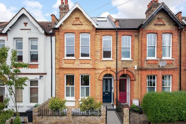 5 bedroom terraced house to rent - Photo 1