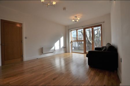 2 Bed Flat, London, E2 - Photo 2