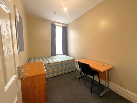 5 Bed Flat, Belvoir Road, BS6 - Photo 5