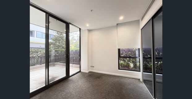 Stunning Ground Floor Apartment For Lease - Photo 1