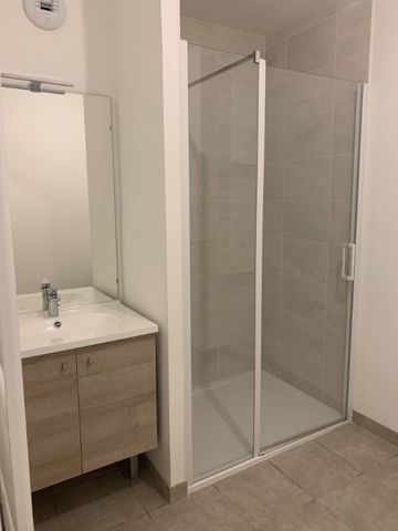 Location Appartement 2 pièces 44m² - Photo 2