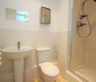 2 bedroom flat to rent - Photo 4