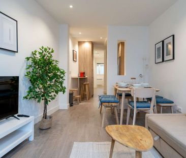 2 room luxury Flat for rent in Madrid, Autonomous Region of Madrid - Photo 2