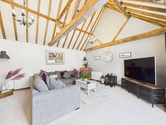 3 bedroom barn conversion to rent - Photo 1